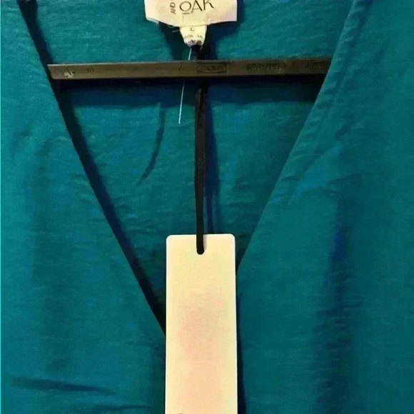 Olive and Oak dark teal jade cross long sleeve blouse - Picture 4 of 5